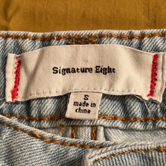 EUC- Signature 8 Destructed Bermuda Shorts SZ SM - Picture 4 of 5